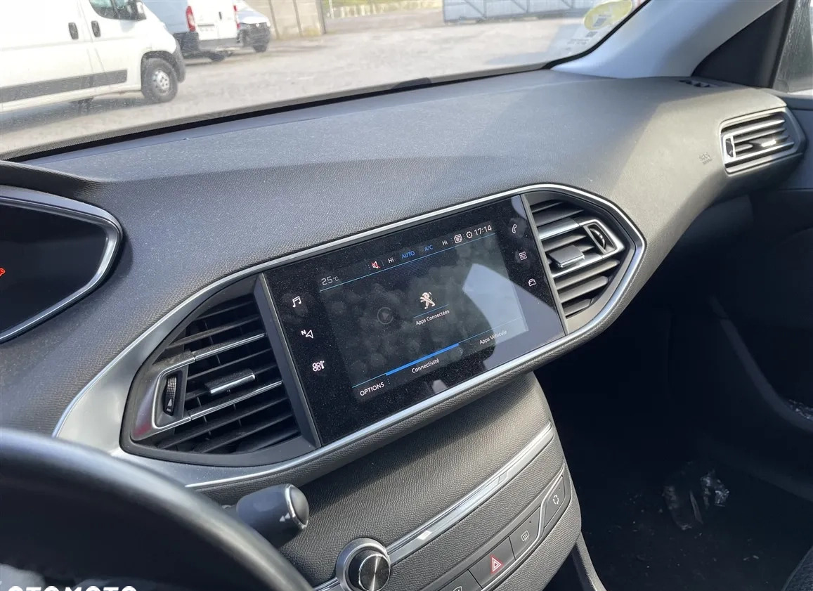 Peugeot 308 cena 33750 przebieg: 68000, rok produkcji 2020 z Wyrzysk małe 529